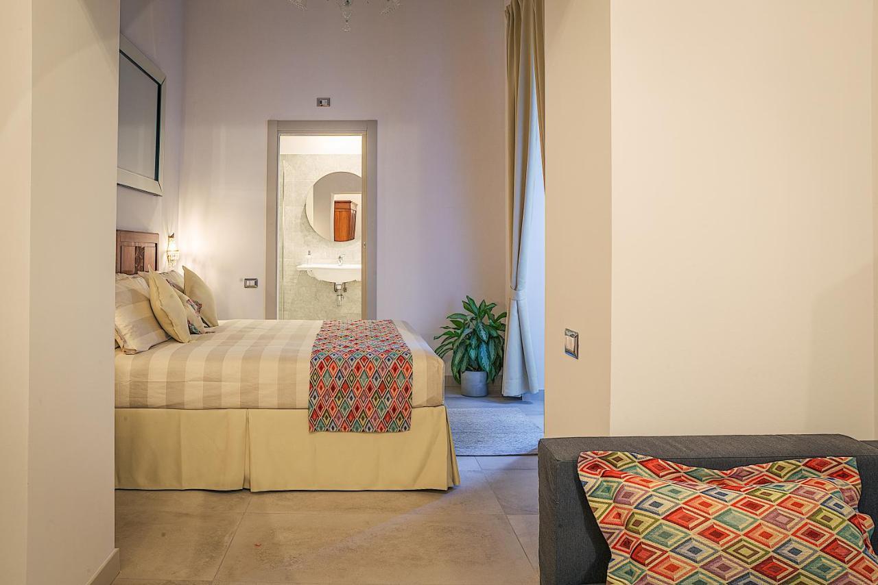 Waterfront Suites Каляри Екстериор снимка